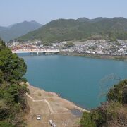 県境。