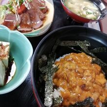 ウニ丼