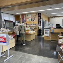 小さいですがお土産売り場もあります