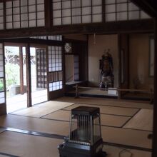 屋敷の内部