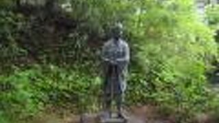 「奥の細道」、芭蕉翁の像です。