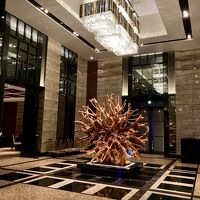 スタイリッシュなデザインのロビー