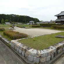 飛鳥寺西門跡の蘇我入鹿首塚