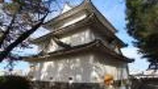 濠の外側から鑑賞するために時間的余裕が必要でした