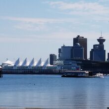 スタンレーパークから見たバンクーバーダウンタウン