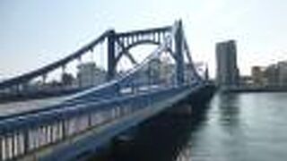 ケルン市の大吊り橋をモデルにしているそうです