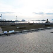 塩田が再現されている公園。