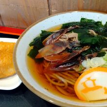 ますのすしが食べたかった…蒲鉾が映えです