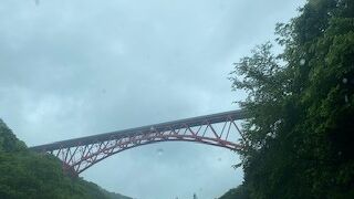 ループの全景は、展望台からは見えにくい