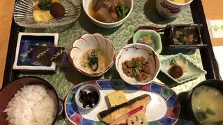 沖縄では数少ない本格的な日本料理が楽しめるお店