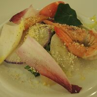 夕食　野菜と海鮮のサラダ