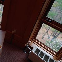 お洒落なラウンジ。夜10時までコーヒー紅茶が無料で頂けます。