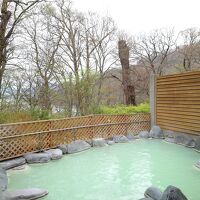 露天風呂の様子。天気が良ければ星空も見えそうです。