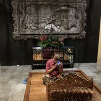 フロントロビーにて生演奏