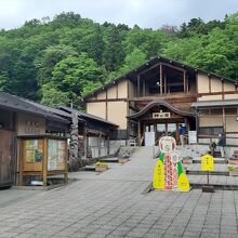 遠刈田温泉の温泉共同浴場の一軒、神の湯。内部の撮影は要許可。