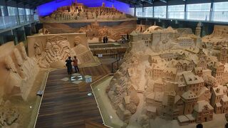 精巧に作られた芸術作品の数々