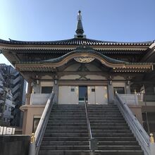 古刹に見えないから…