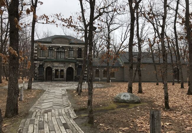 建物も歴史的建造物で見所