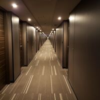 とにかく長い廊下