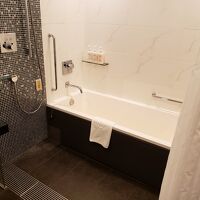 浴槽とシャワー