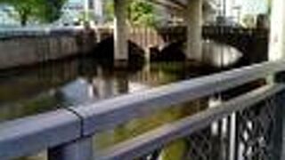 一石橋 (一石橋の親柱)の表記