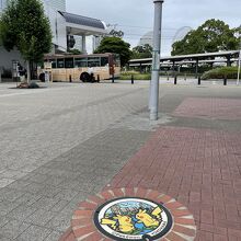 桜木町駅前のピカチュウマンホール