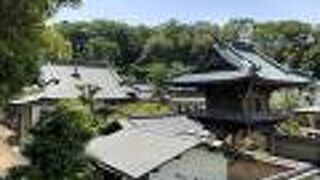 山門の中に梵鐘がある