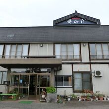 泊まった客室はこの裏手