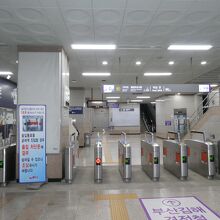 金海軽便鉄道沙上(ササン)駅の改札