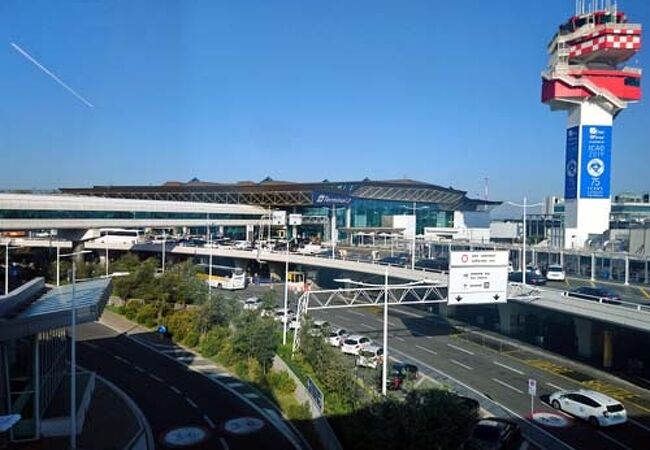 レオナルド ダ ヴィンチ国際空港 Fco クチコミ アクセス 営業時間 ローマ フォートラベル