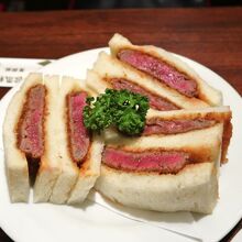 ビーフカツのサンドイッチ