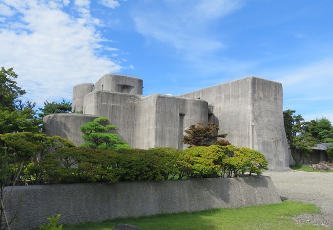 玉翠園 谷村美術館