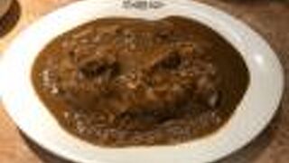 牛肉ゴロゴロのスペシャルビーフカレー