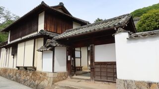 格式の武家屋敷