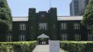 モダンな建築物