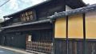 歴史を感じながら散策