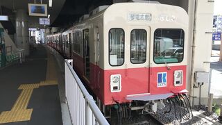 高松琴平電気鉄道志度線：ローズピンクの電車