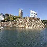 高松城跡本丸天守台：水に浮かぶように