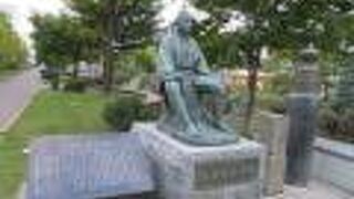 勇ましい像です