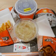 A&W 浦添パルコシティ店