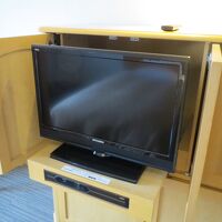 テレビは戸棚に収納