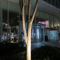 入口です　荷物の積み下ろしの時　車が停められませんでした