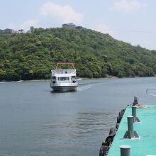 入港する奥浜名丸