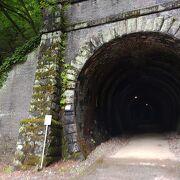 鉄道の配線跡の遊歩道