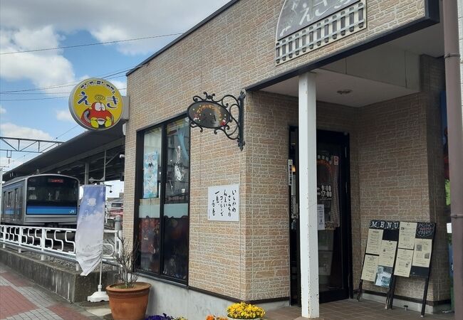 JR石巻駅に隣接したカフェ。駅構内からも駅外側からも入店可。
