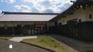 お土産品やオリジナルメニューもあり