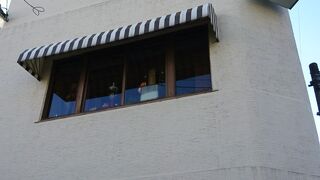 老舗洋食屋で欲張りメニューをいただく。