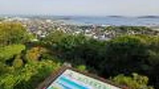 館山城の城山公園から見る館山湾