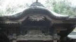 諏訪湖を見下ろす神社