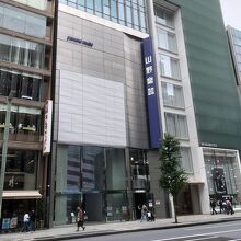 見てるだけで楽しいお店です。